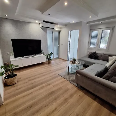 Mirjana Apartamento *