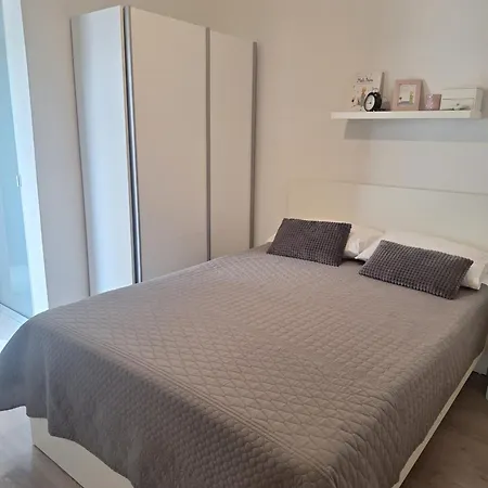 Mirjana Apartment *