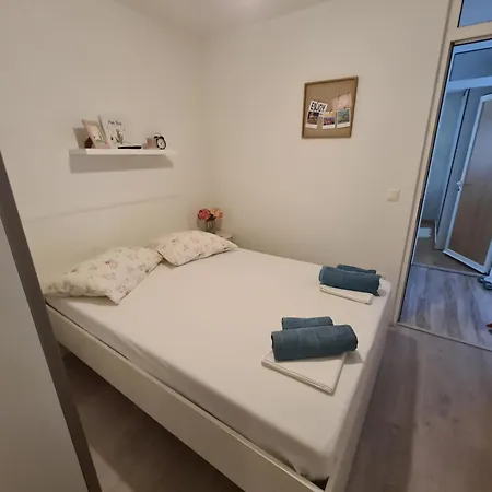 Mirjana Apartment *