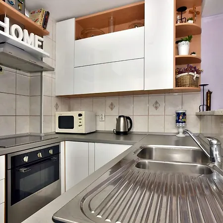 Apartment Mirjana *