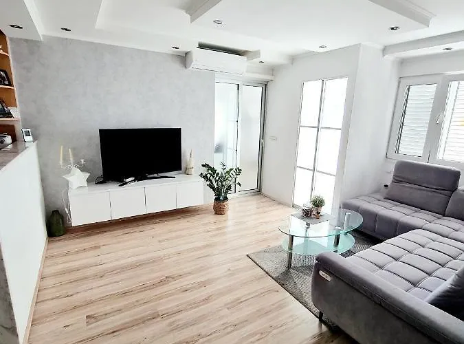 Mirjana Apartament *