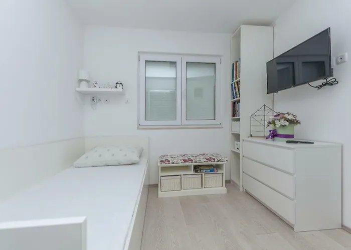 Apartament Mirjana *